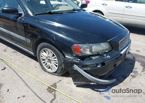 2004 Volvo V70 2.4 from USA, damaged, VIN YV1SW61T842429328